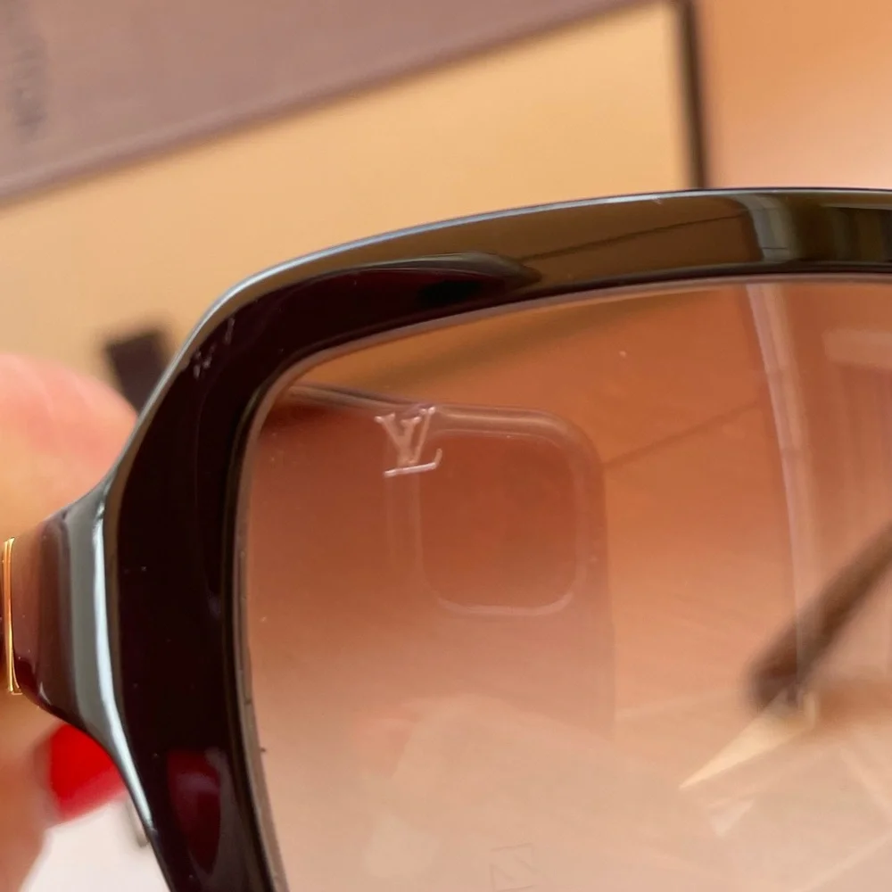 LOUIS VUITTON sunglasses - Picture 3 of 9